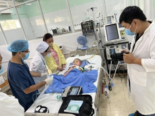  Tặng máy thở ở Bệnh viện Nhi Đồng - Đồng Nai